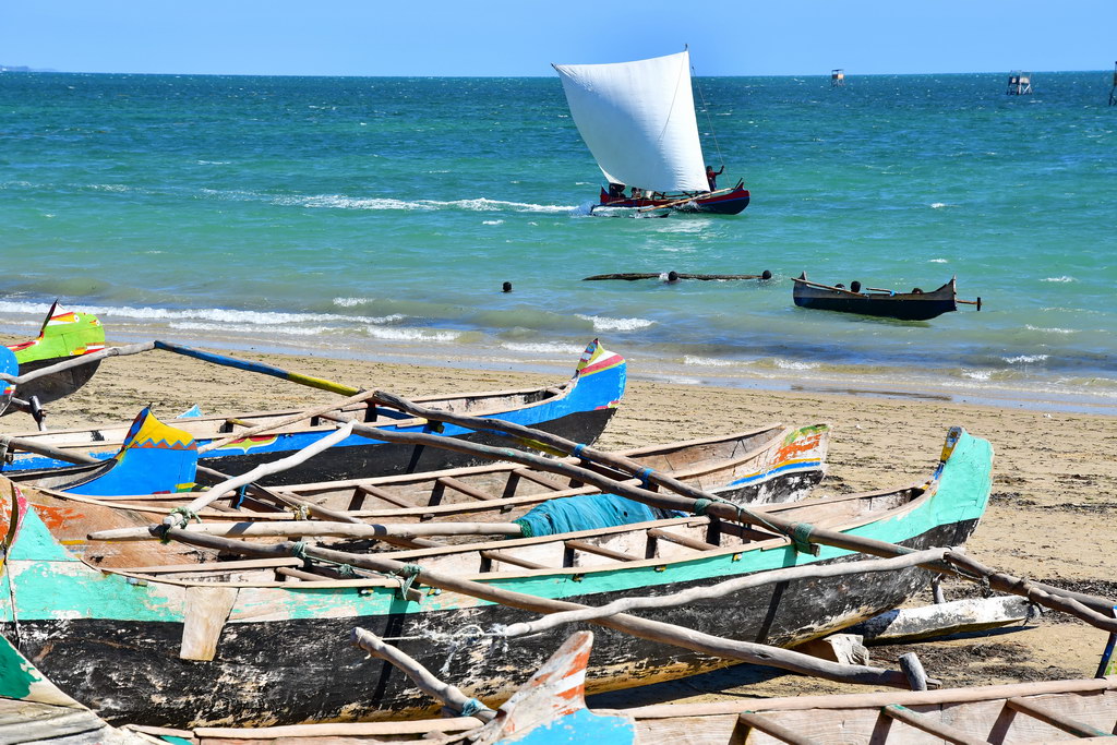 Vezo Pirogues, Ifaty Region